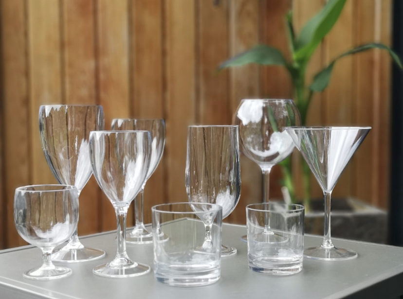 Polycarbonate plastic glasses for commercial use
